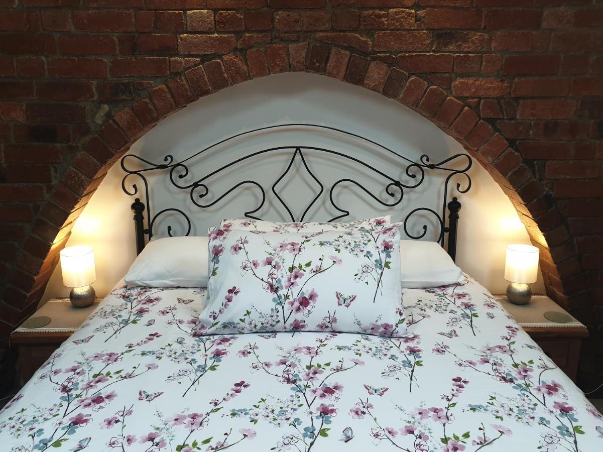 Lyndene Bed & Breakfast Penistone Exterior photo